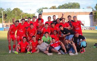 Argentino de Merlo casi clasificado al ganar 7-0 