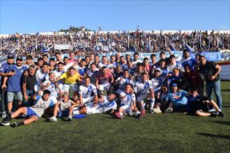 LOS ANDES: Lomas 3G: Ganó, gustó y goleó en el clásico