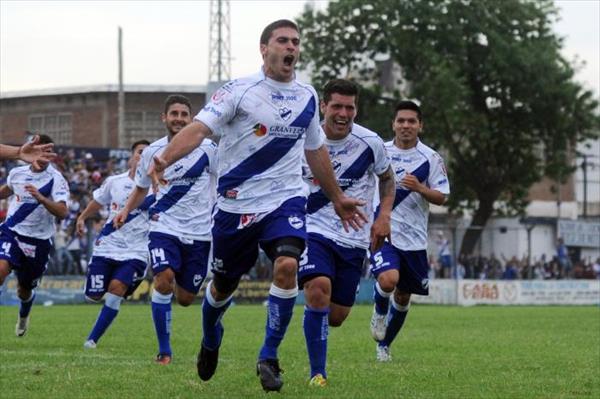 FUTBOL FEMENINO: Compacto de goles en el triunfo de Midland ante Berazategui  por 2 x 0 !!!, By Funebrero TV