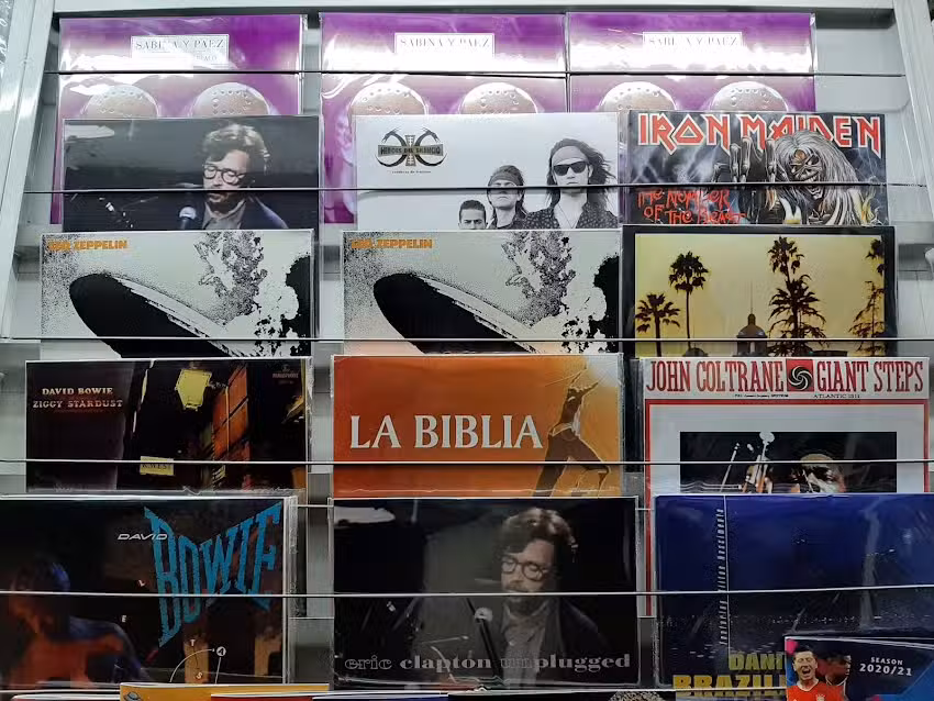 Kiosco de Diarios y Revistas Coronel D&iacute;az y Juncal