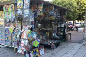 Kiosco De Diarios Y Revistas Tom