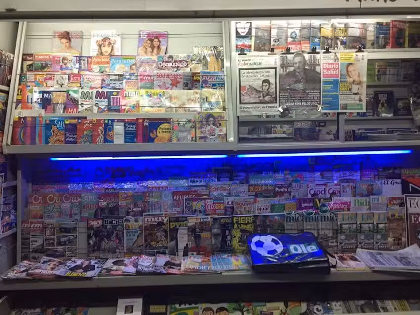 Kiosko Diarios Y Revistas Thames