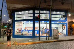 LA REViSTERiA &ndash; Comics [Sucursal: San Isidro]