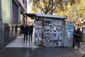 PARADA DE DIARIOS Y REVISTAS LACROZE.