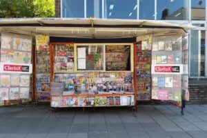 Puesto De Diarios El Correo