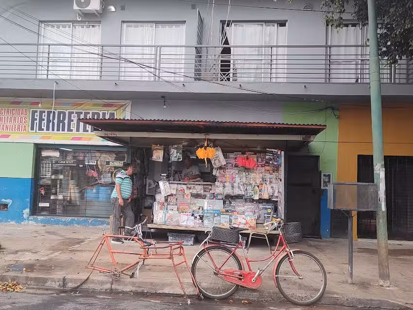 Puesto de diarios MAINA