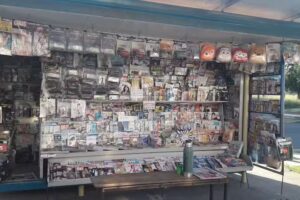 Puesto De Diarios Tinas