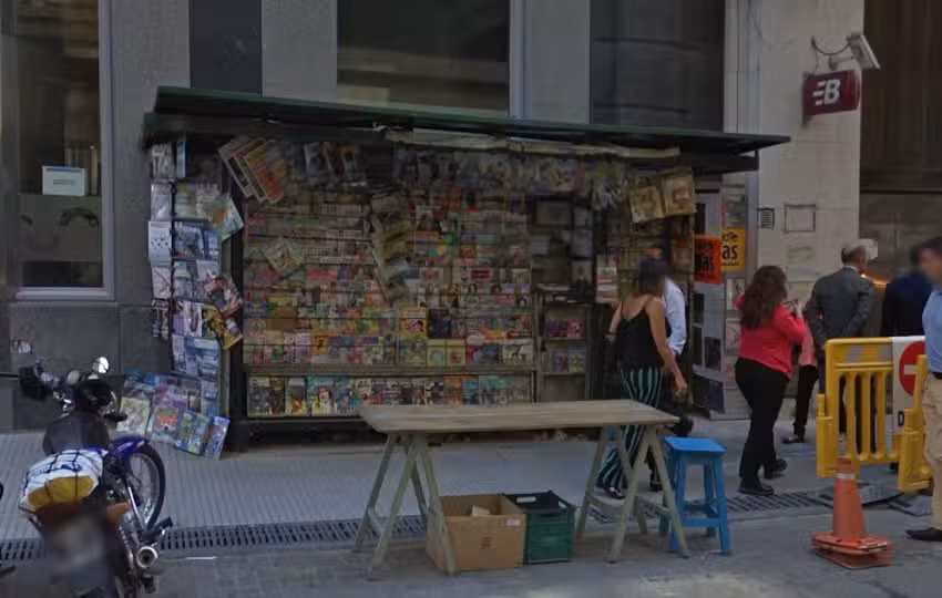 Puesto de Diarios y Revistas