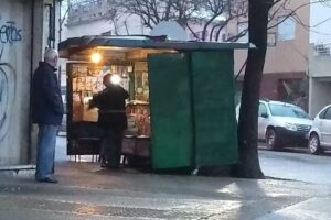 Puesto de diarios y revistas