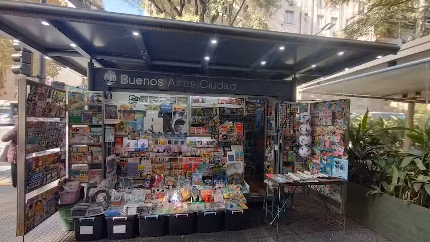 Puesto de Diarios y Revistas Academia