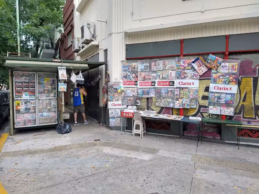 Puesto de diarios y revistas Laino hnos