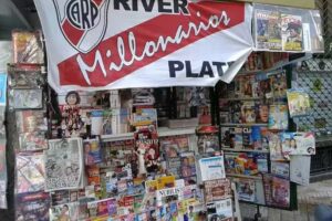 Puesto de Diarios y Revistas Mariana