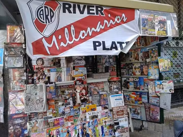 Puesto de Diarios y Revistas Mariana