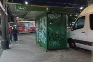 Puesto de revistas y peri&oacute;dicos