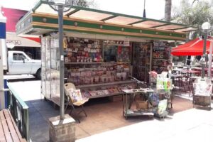 Quiosco de diarios y revistas